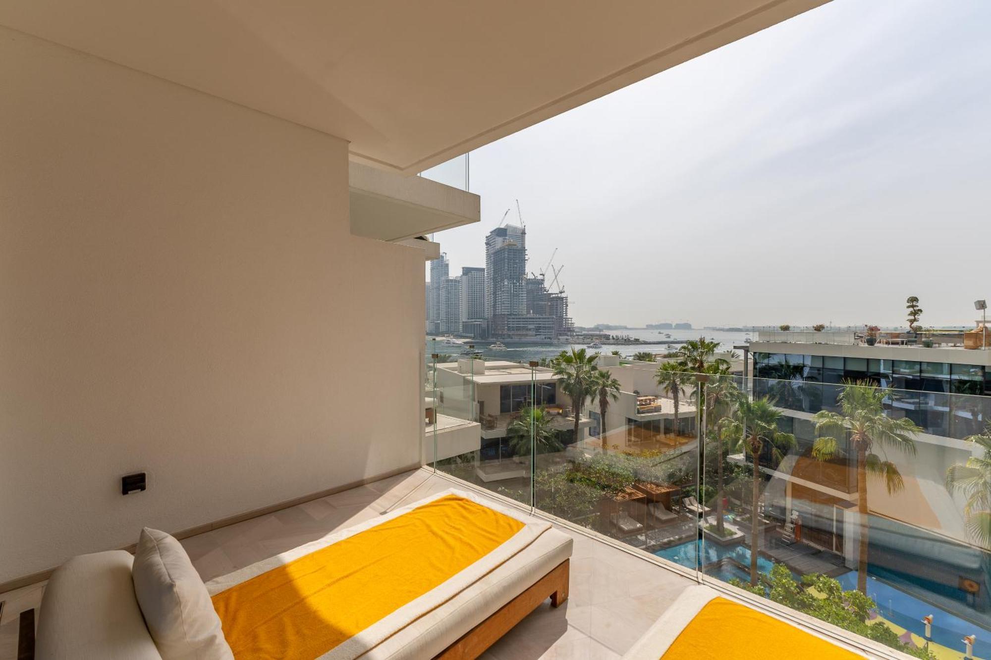 Five Palm Jumeirah Residences - Mint Stay Дубай Экстерьер фото